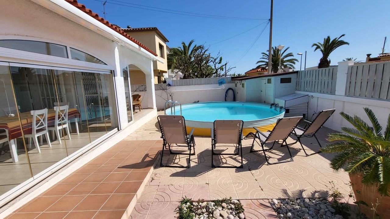 Photo of Outdoor in Clara