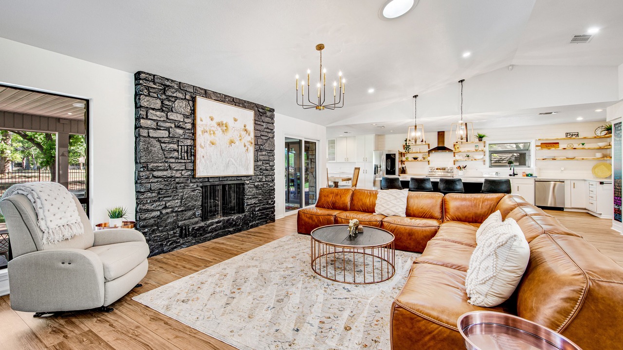 Photo of Livingroom in Horseshoe Bay