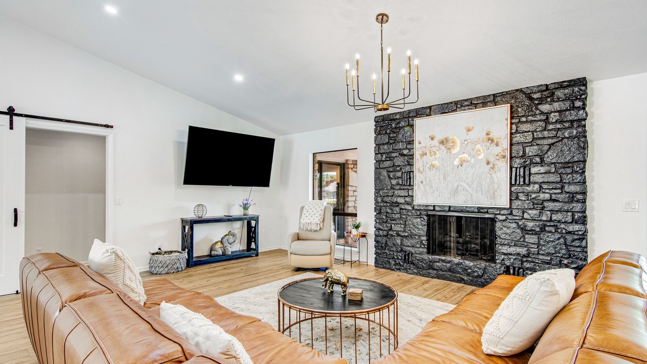 Photo of Livingroom in Horseshoe Bay