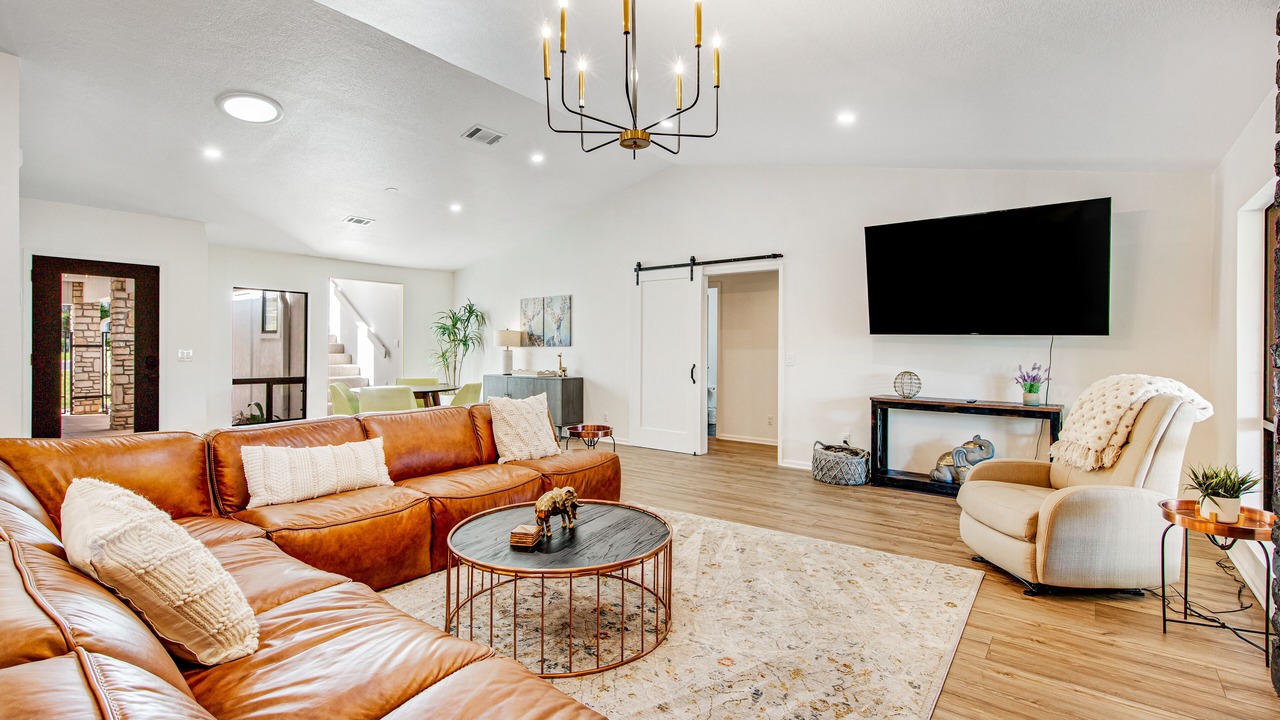 Photo of Livingroom in Horseshoe Bay