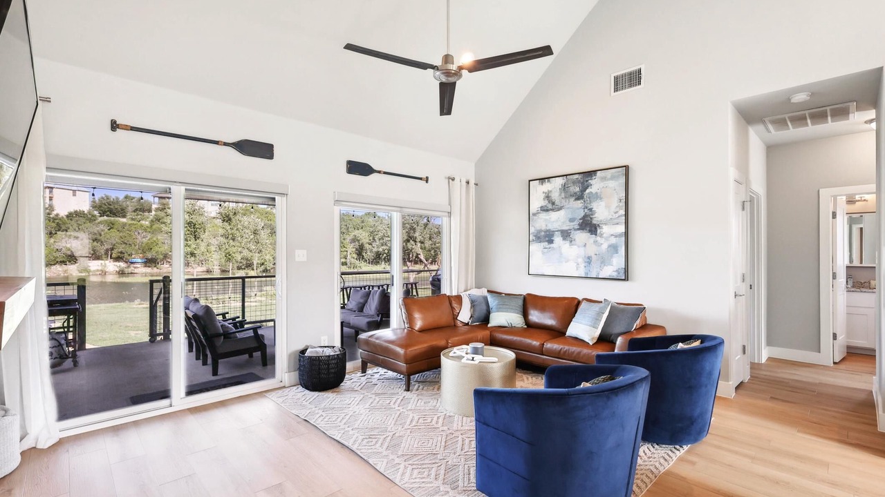 Photo of Livingroom in Graford