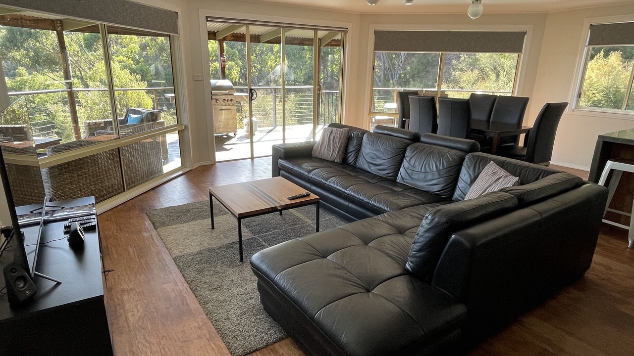 Photo of Livingroom in Taylor Bay