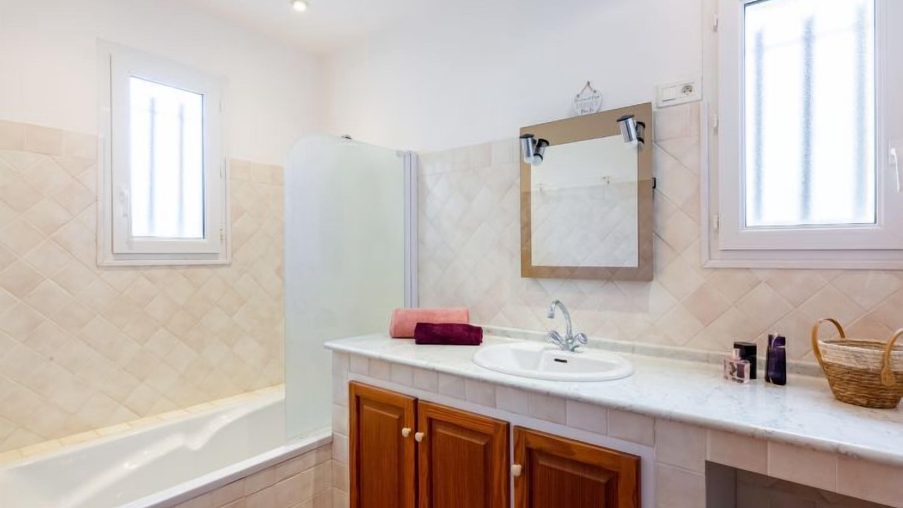 Photo of Bathroom in Plage de la Garonnette