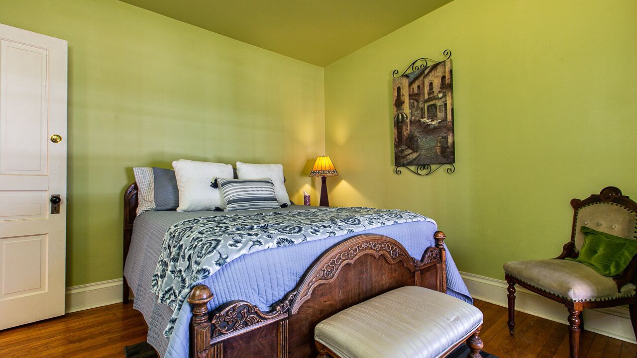 Photo of Bedroom in Dubuque