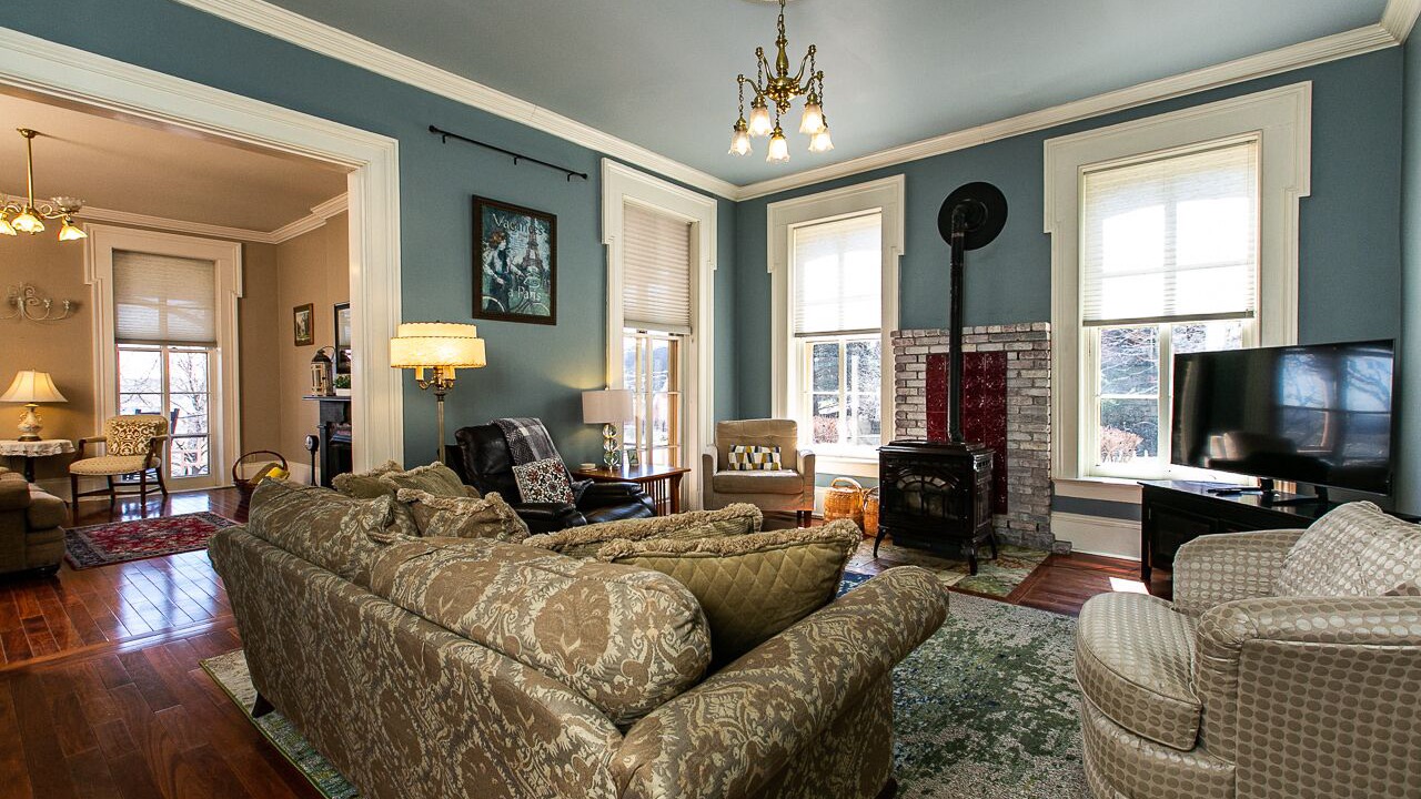 Photo of Livingroom in Dubuque