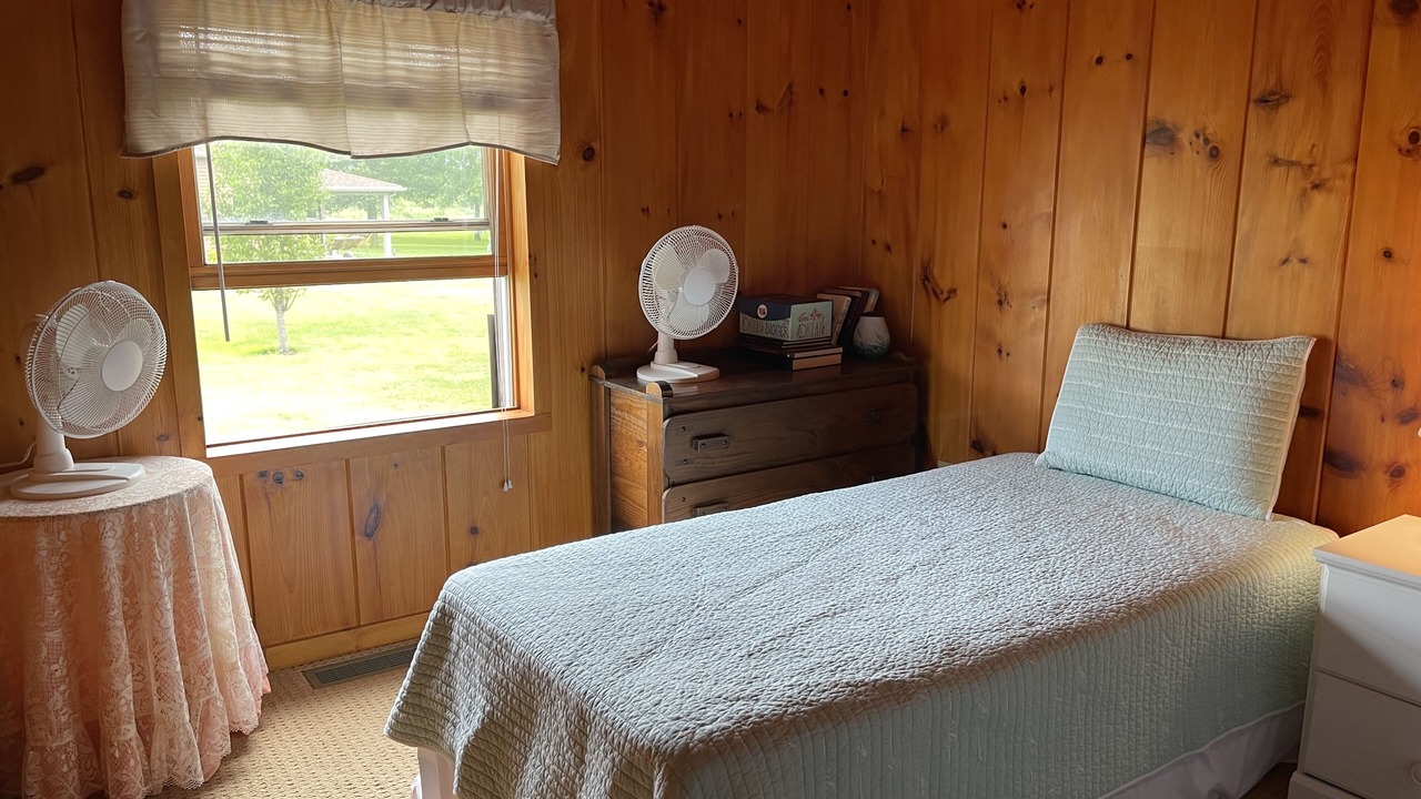 Photo of Bedroom in Cape Vincent