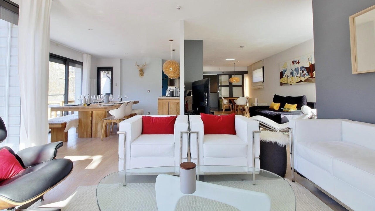 Photo of Livingroom in Grezian