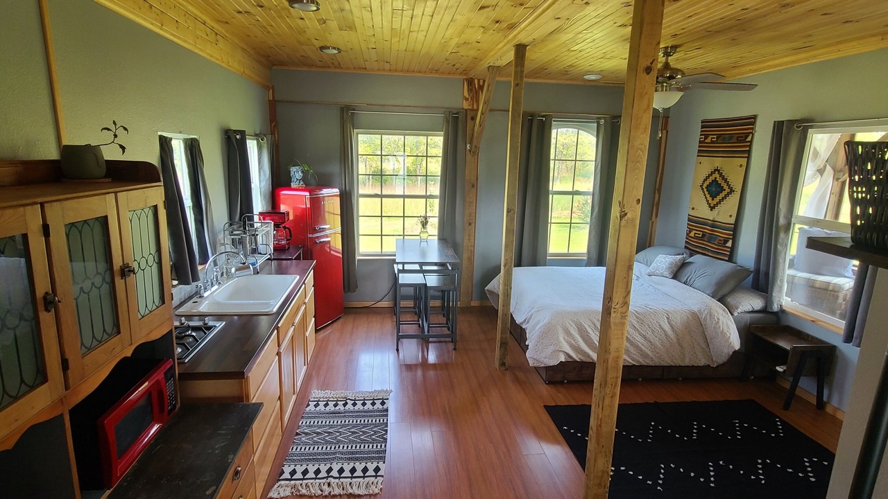 Photo of Bedroom in Eureka Springs