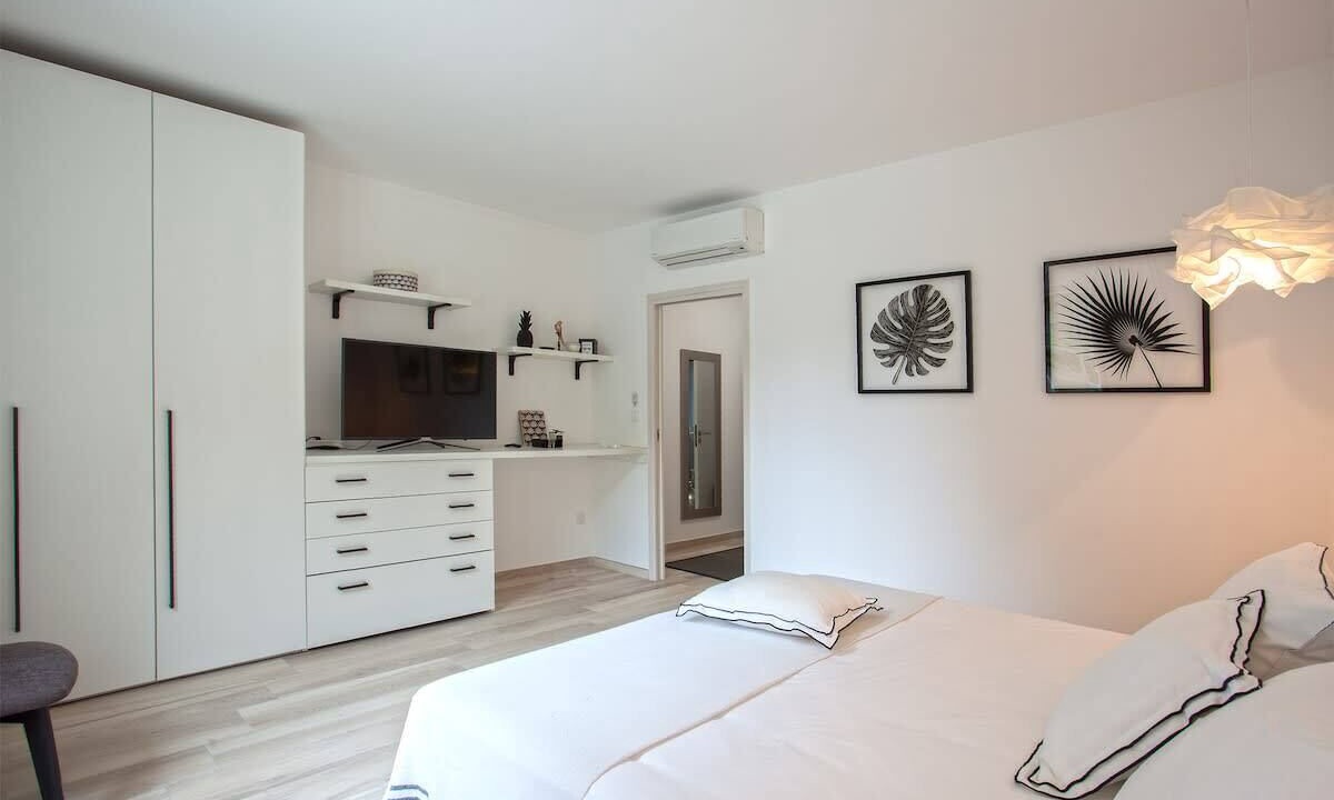 Photo of Bedroom in Miomo