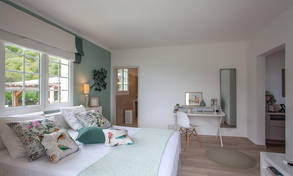 Photo of Bedroom in Miomo