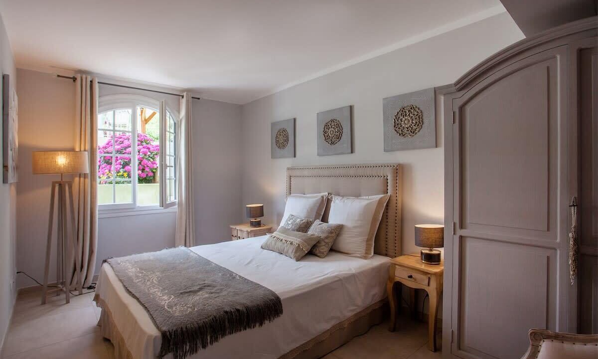 Photo of Bedroom in Miomo