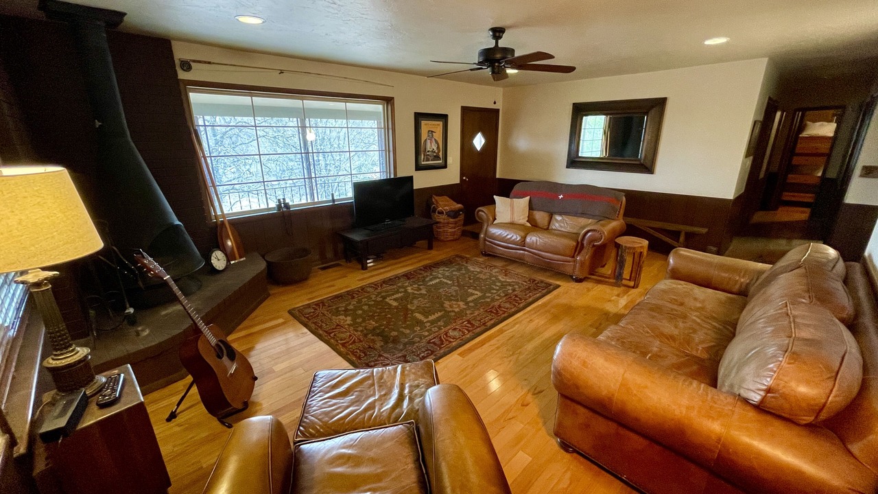 Photo of Livingroom in Sulphur