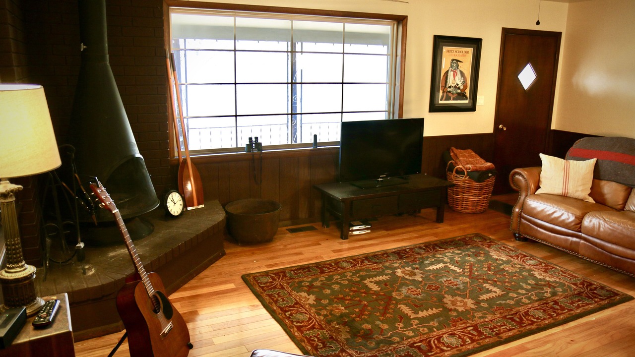 Photo of Livingroom in Sulphur