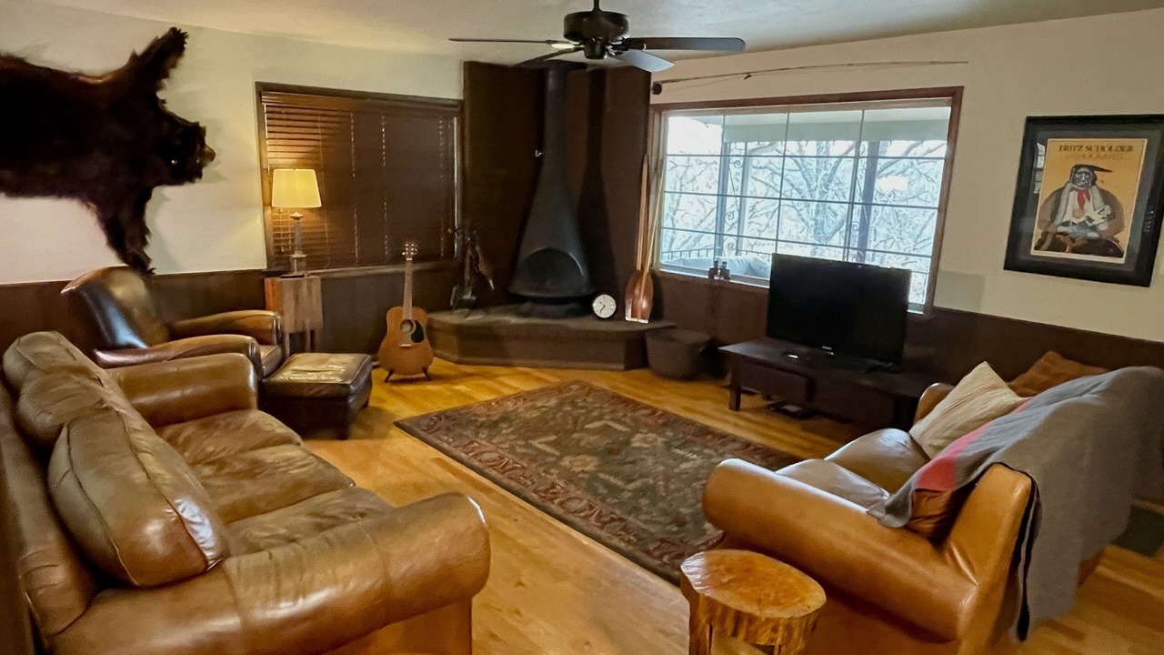 Photo of Livingroom in Sulphur