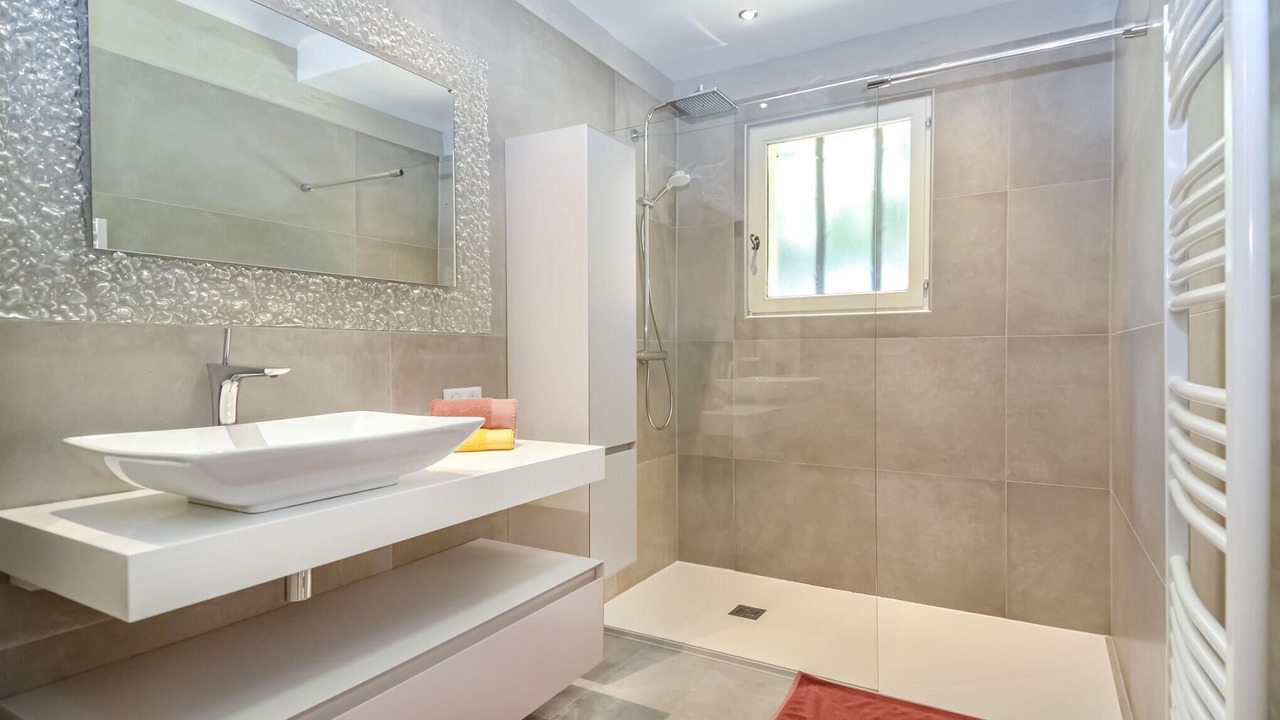 Photo of Bathroom in Labaume