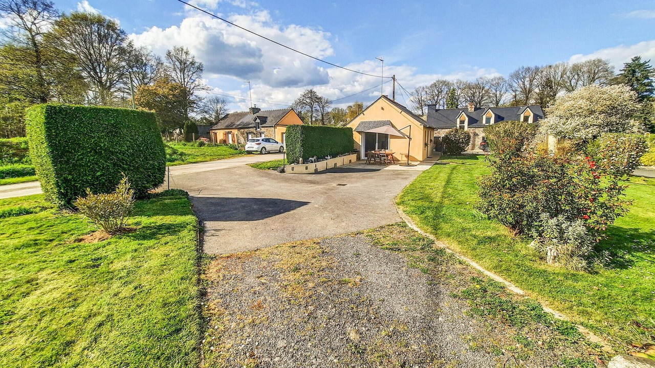 Photo of Others in Brehan