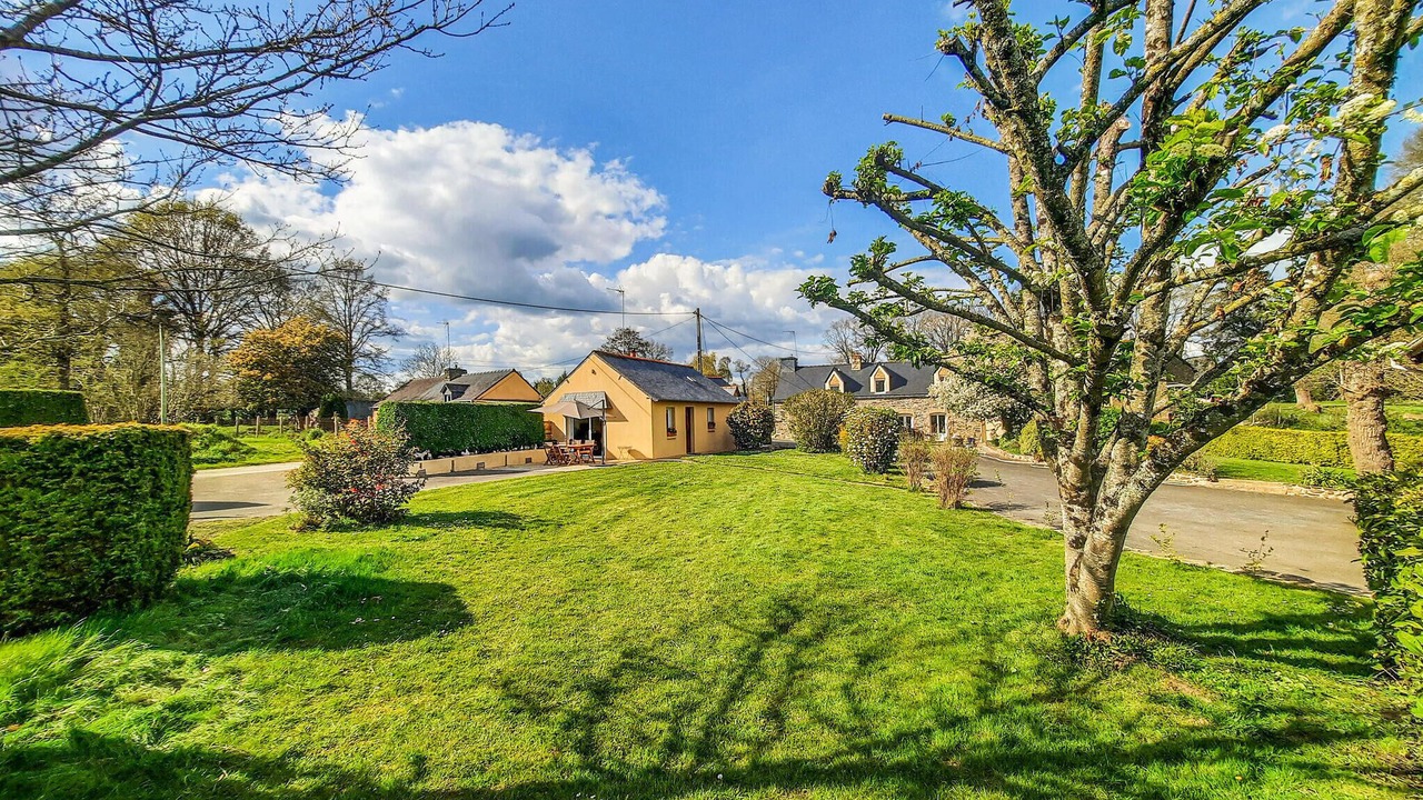 Photo of Others in Brehan