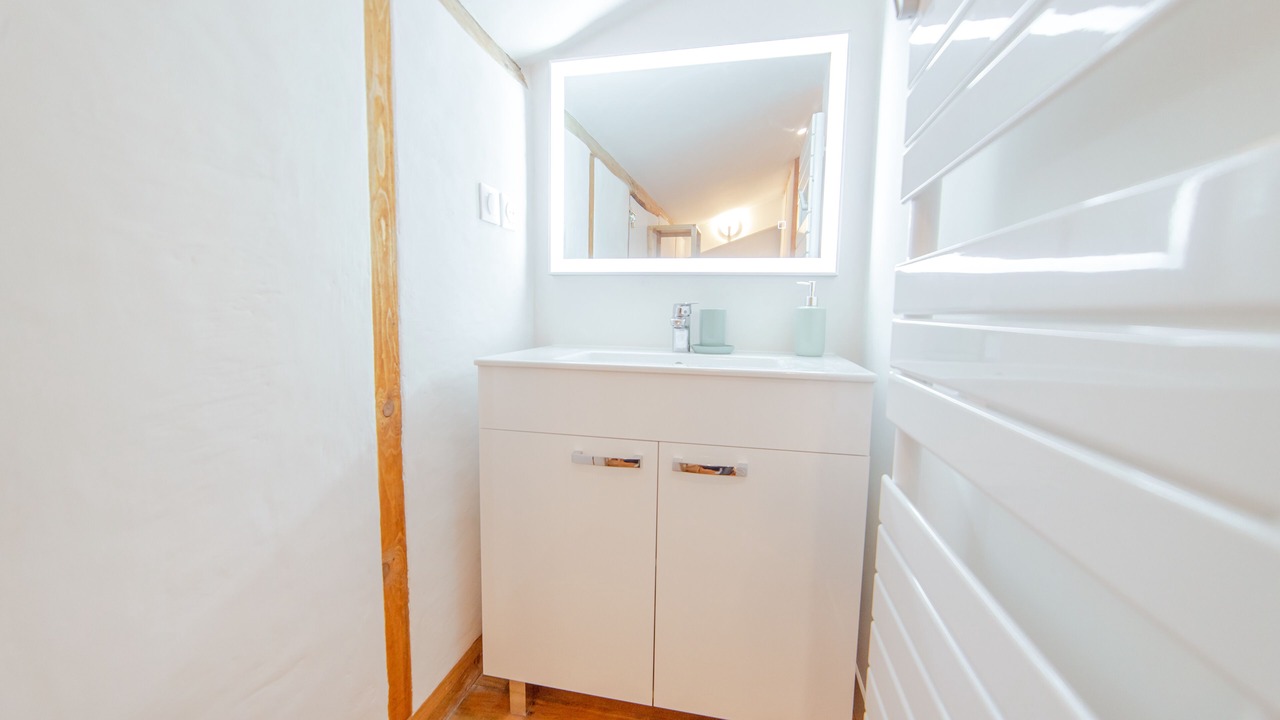 Photo of Bathroom in Launac