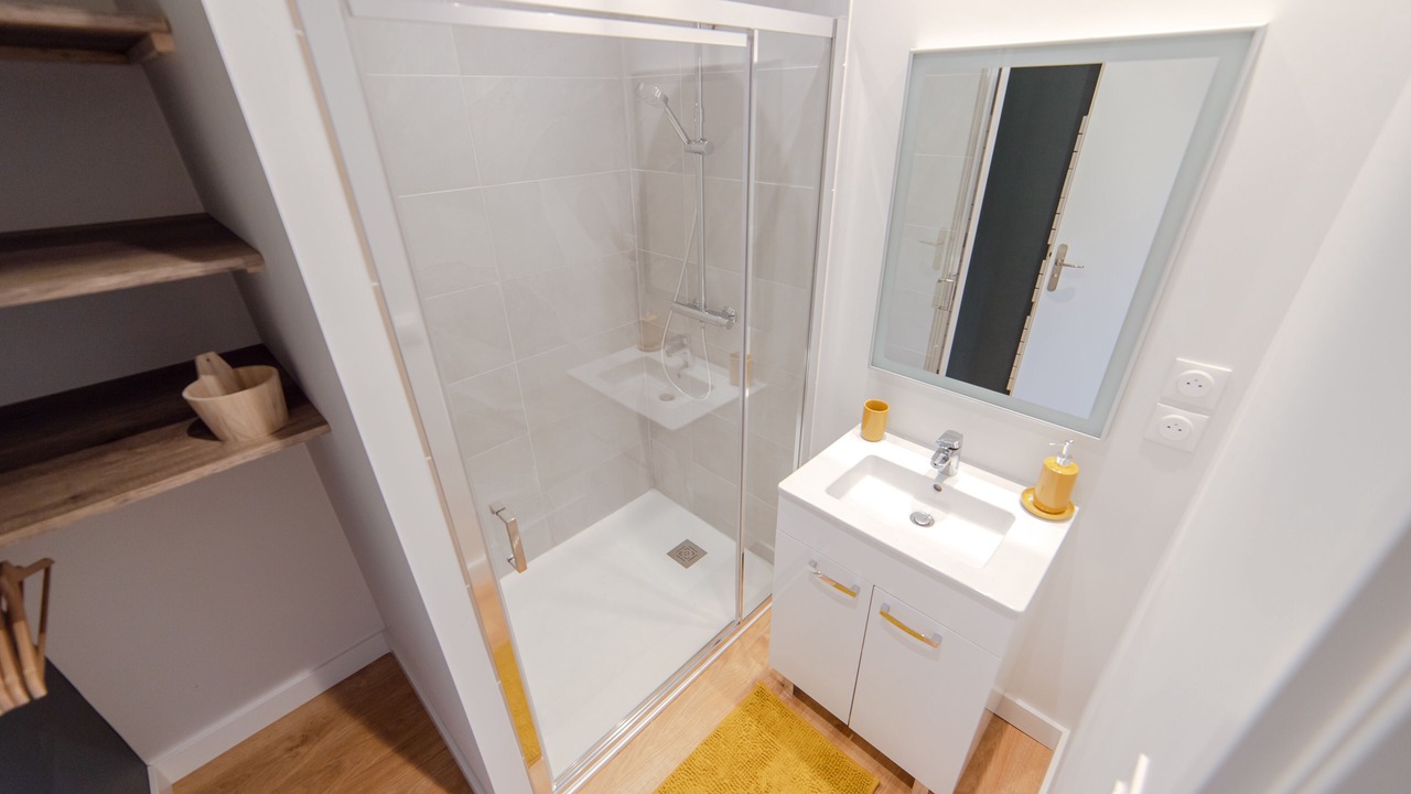Photo of Bathroom in Launac