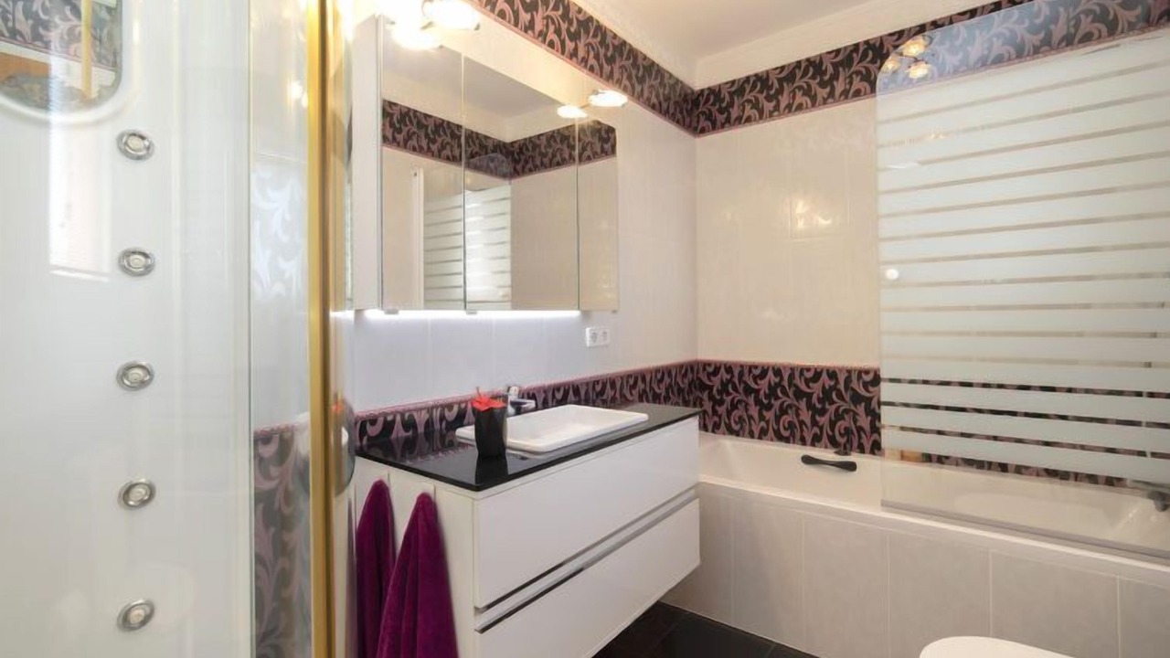 Photo of Bathroom in Empedrola