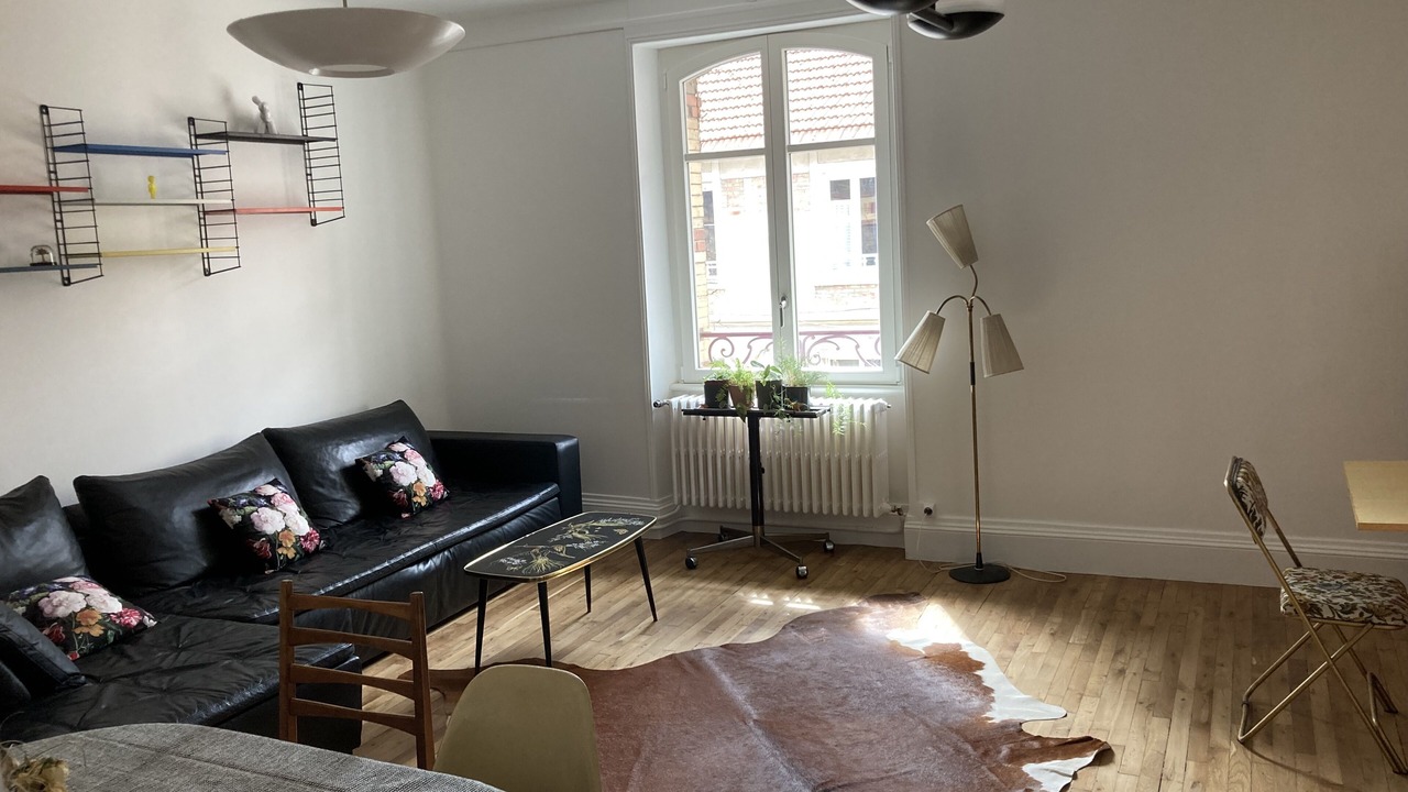 Photo of Livingroom in Poincare - Foch - Anatole France - Croix de Bourgogne