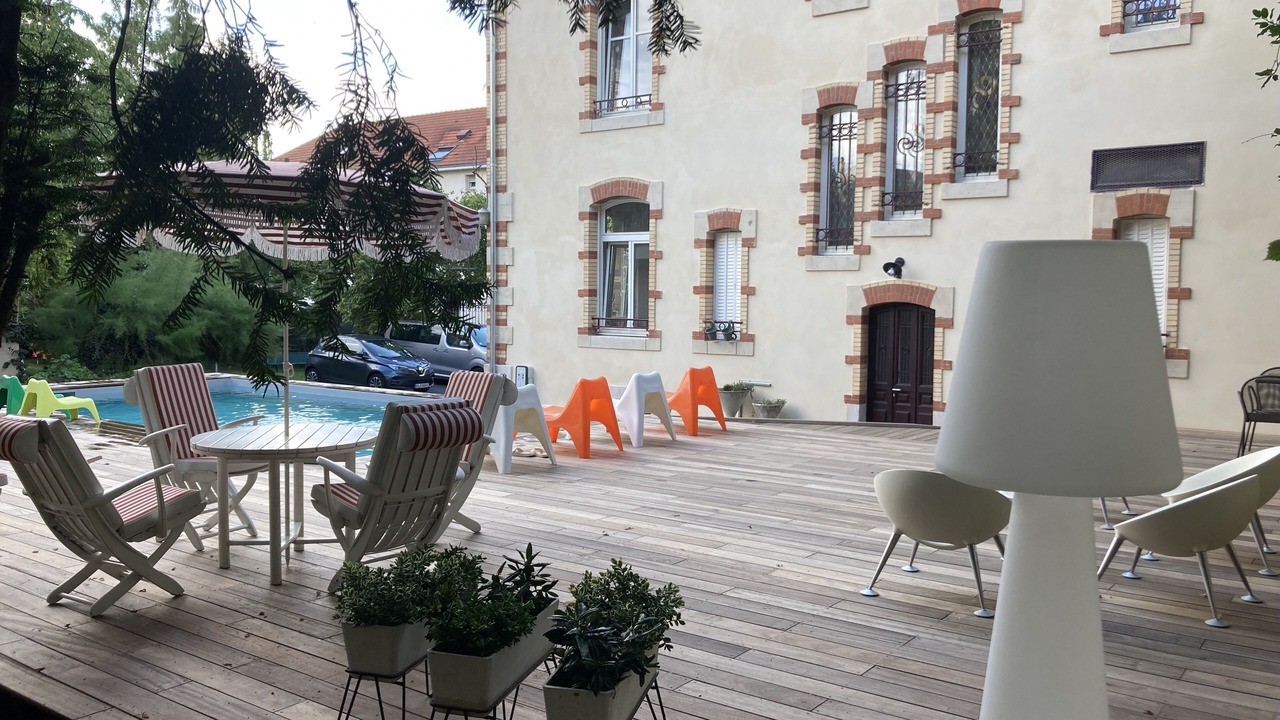 Photo of Outdoor in Poincare - Foch - Anatole France - Croix de Bourgogne