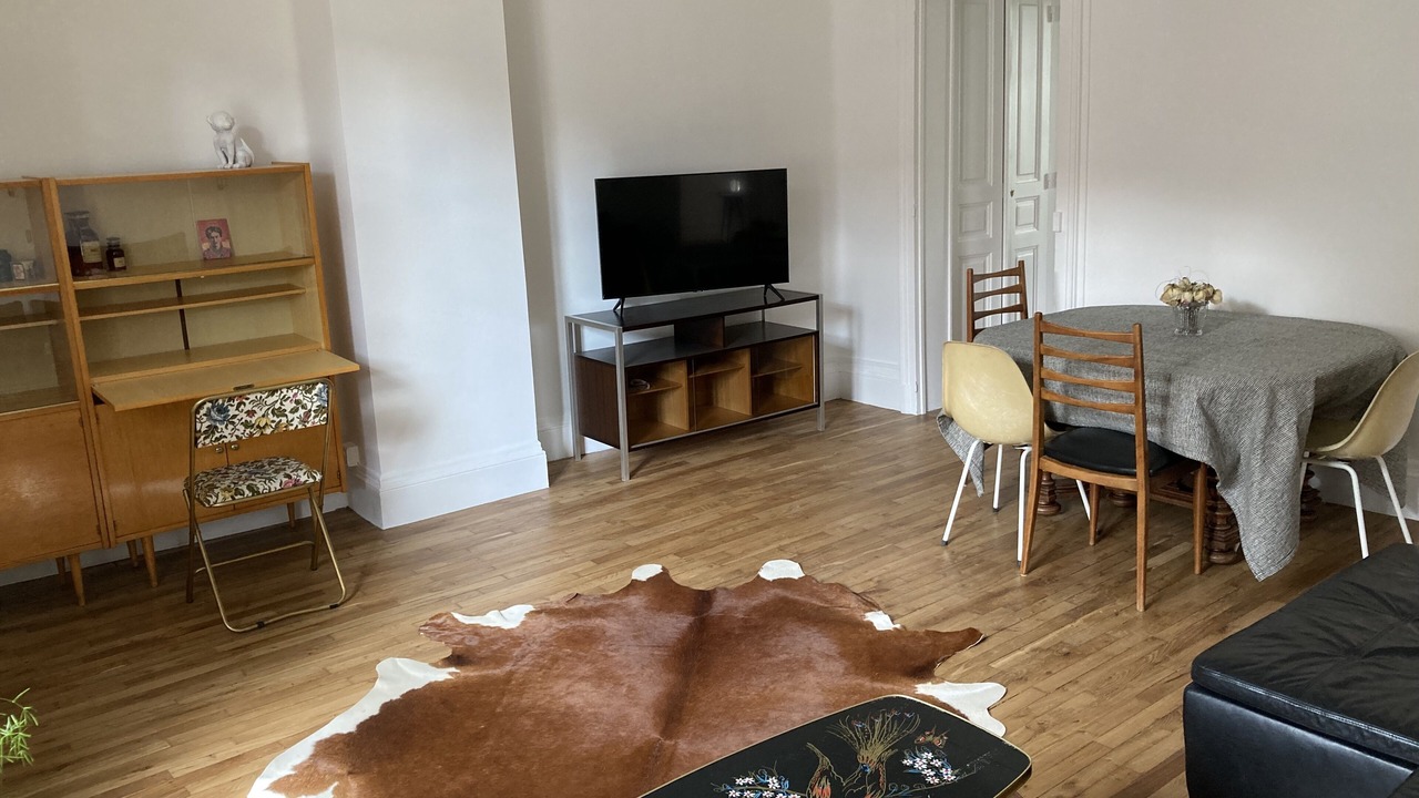 Photo of Livingroom in Poincare - Foch - Anatole France - Croix de Bourgogne