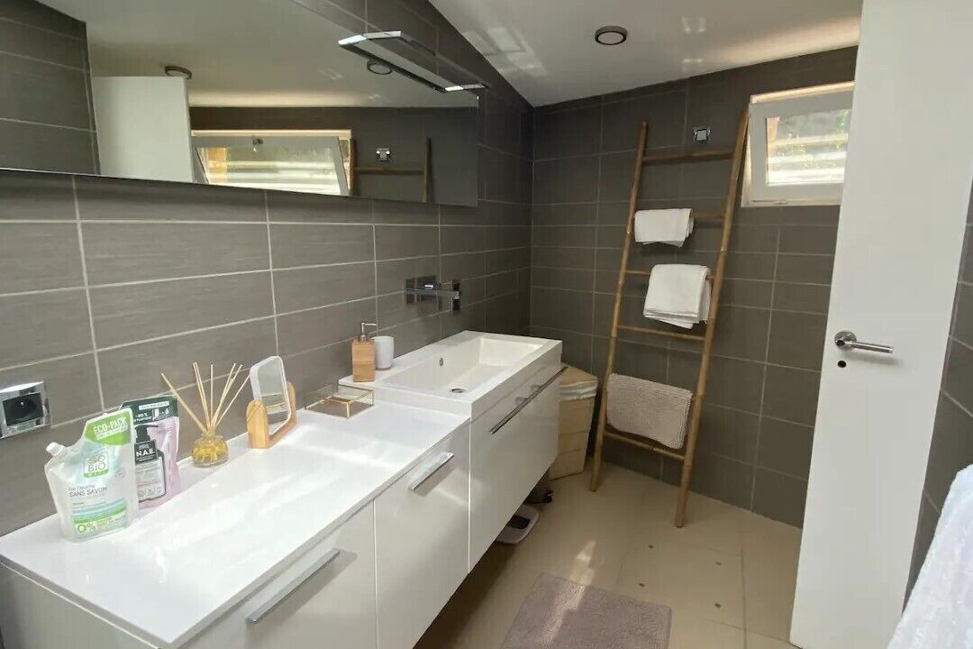 Photo of Bathroom in Ceret