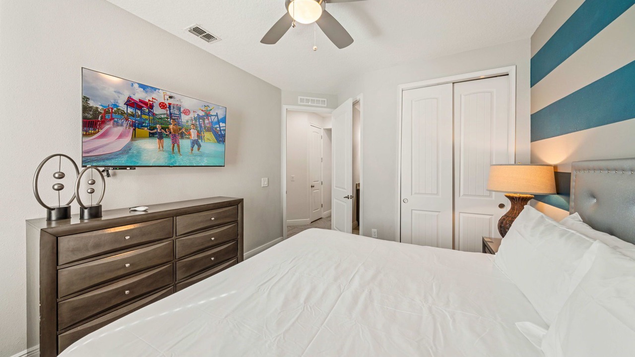 Photo of Bedroom in Bay Lake