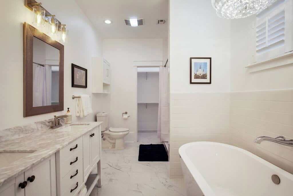 Photo of Bathroom in South 7th Ward
