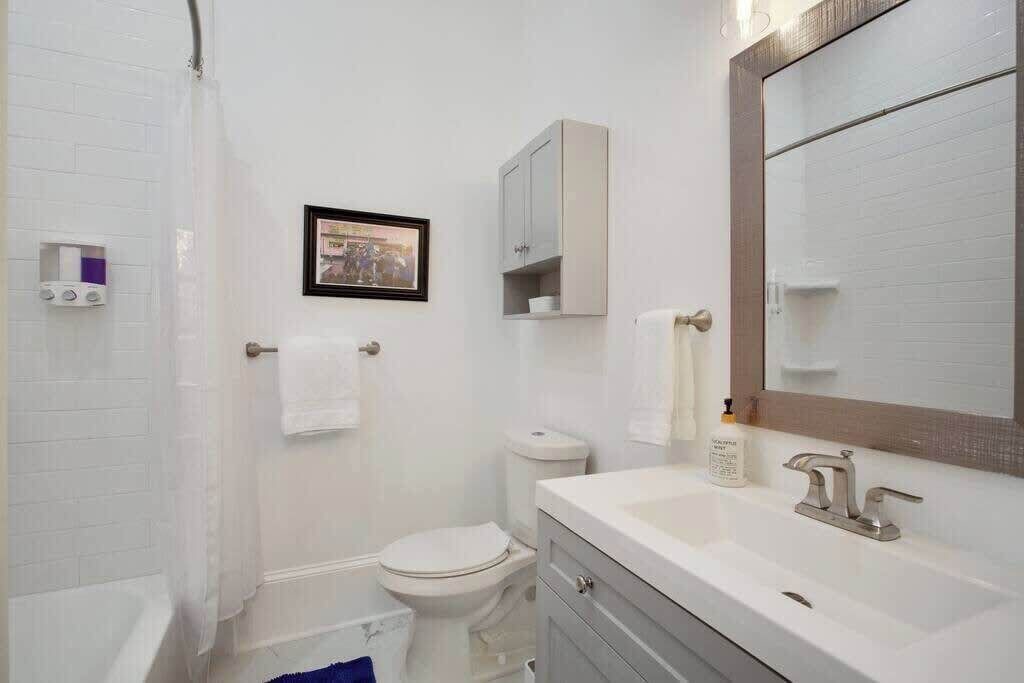 Photo of Bathroom in South 7th Ward