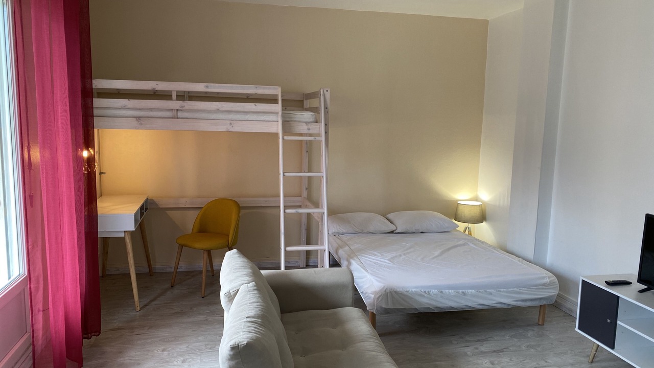 Photo of Bedroom in Gap