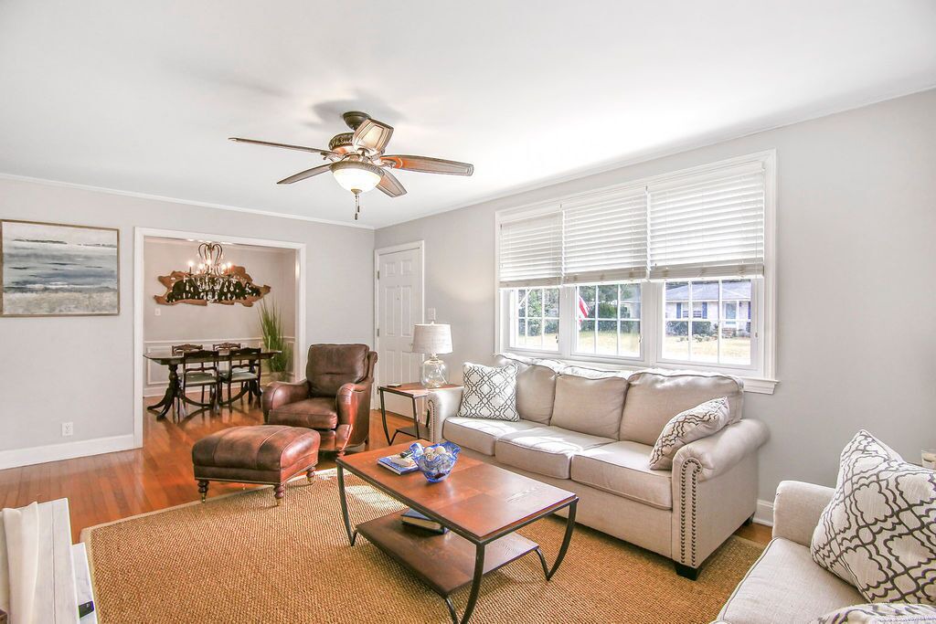 Photo of Livingroom in Charleston