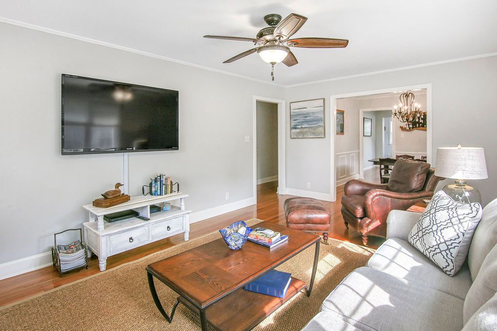 Photo of Livingroom in Charleston