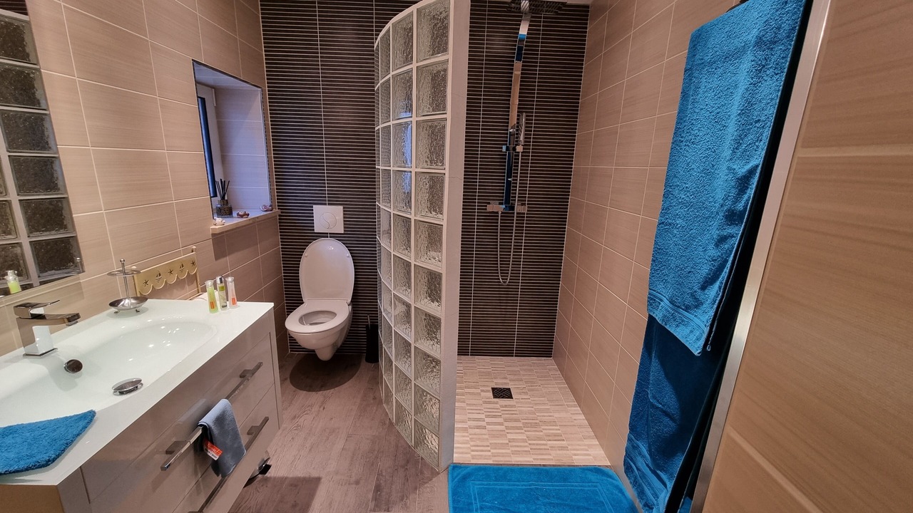 Photo of Bathroom in Olivet