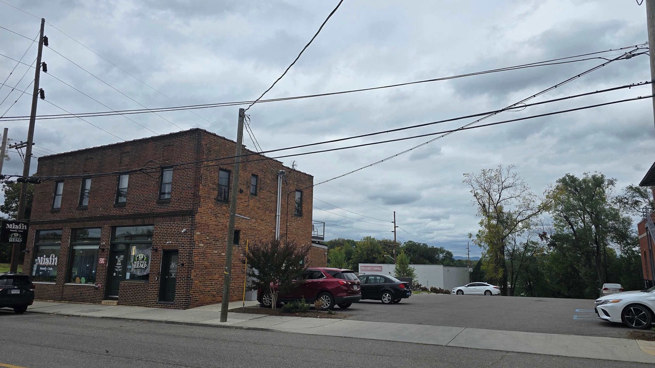 Photo of Others in Roanoke