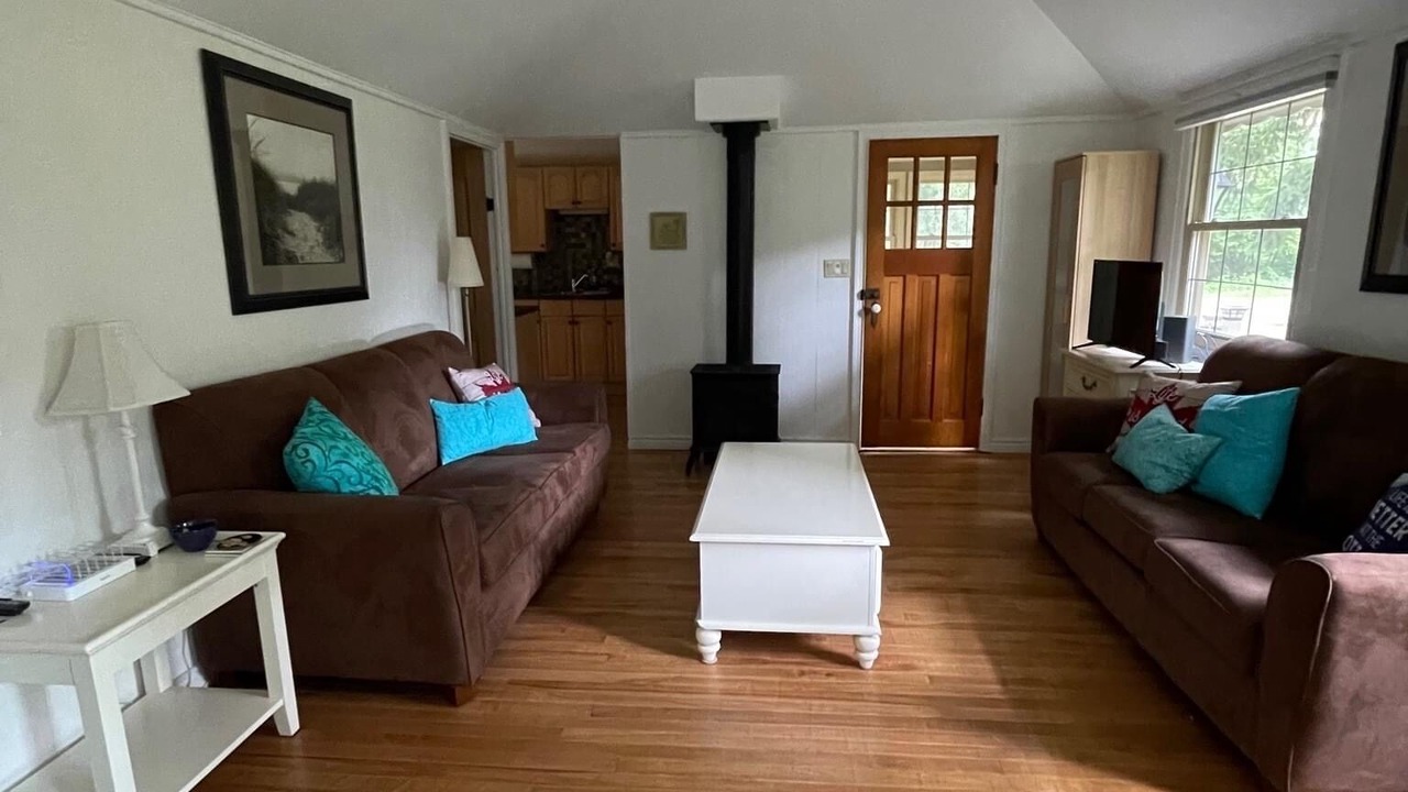 Photo of Livingroom in Grand Bend