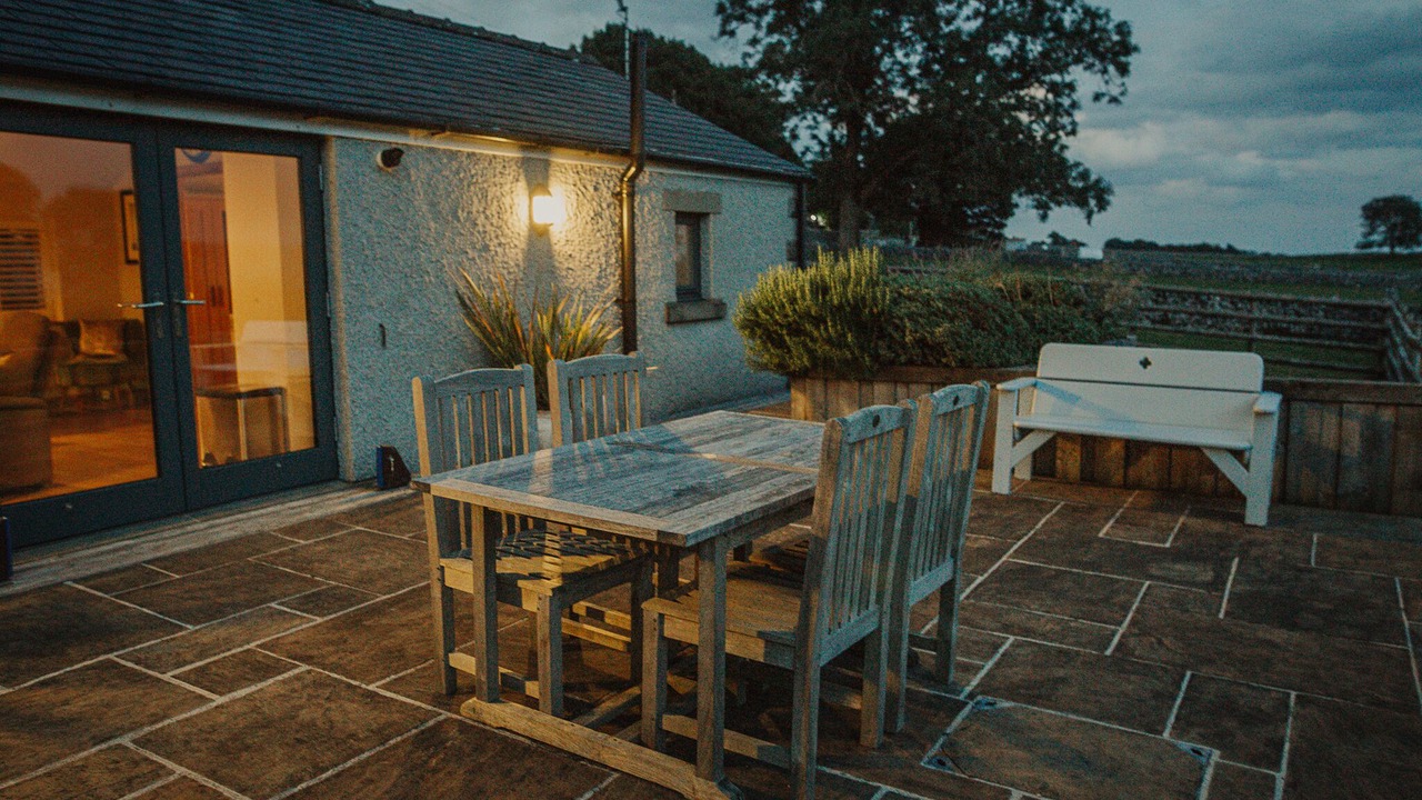 Photo of Outdoor in Litton