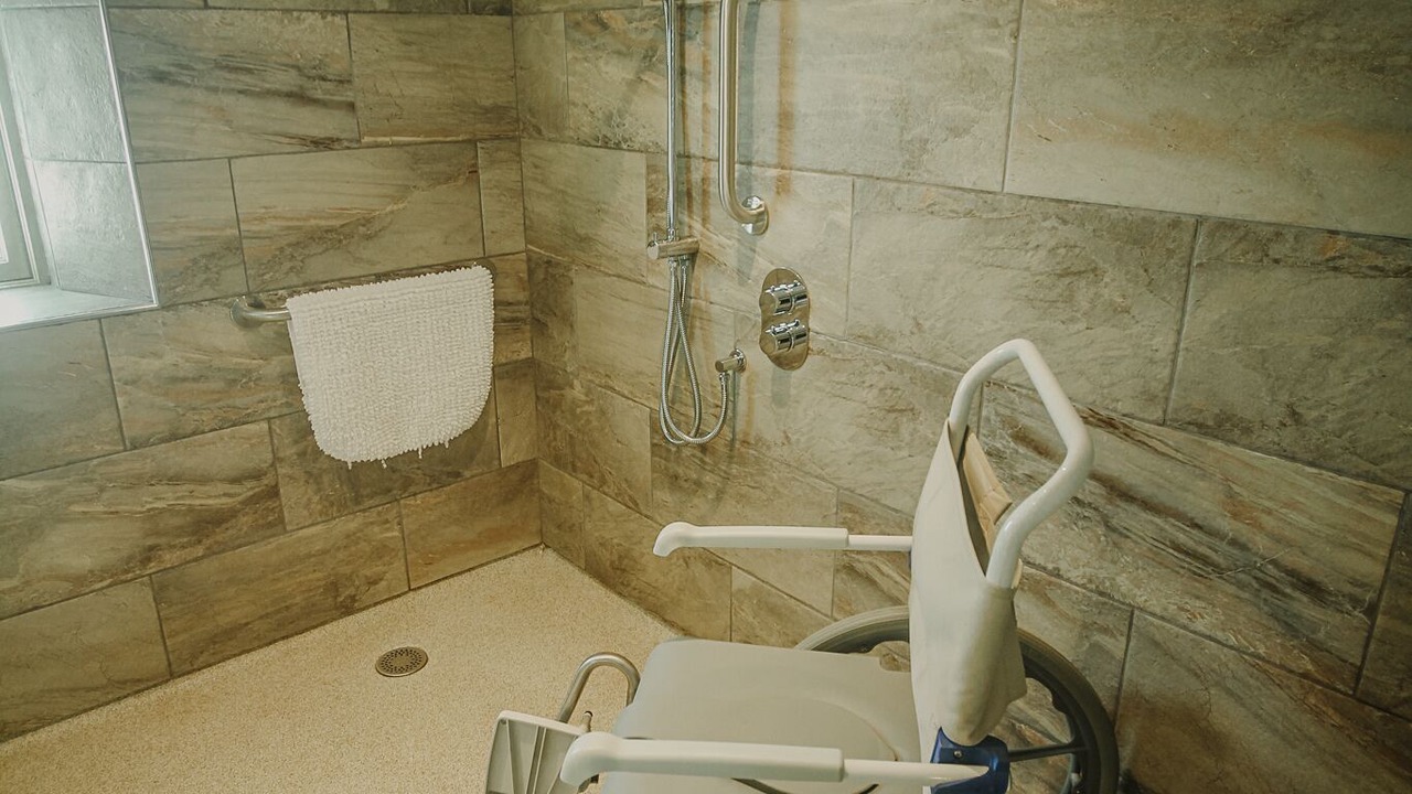 Photo of Bathroom in Litton