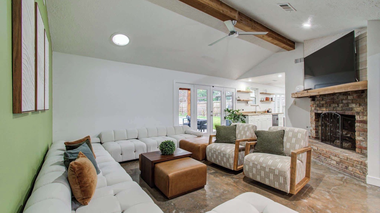 Photo of Livingroom in Westbury