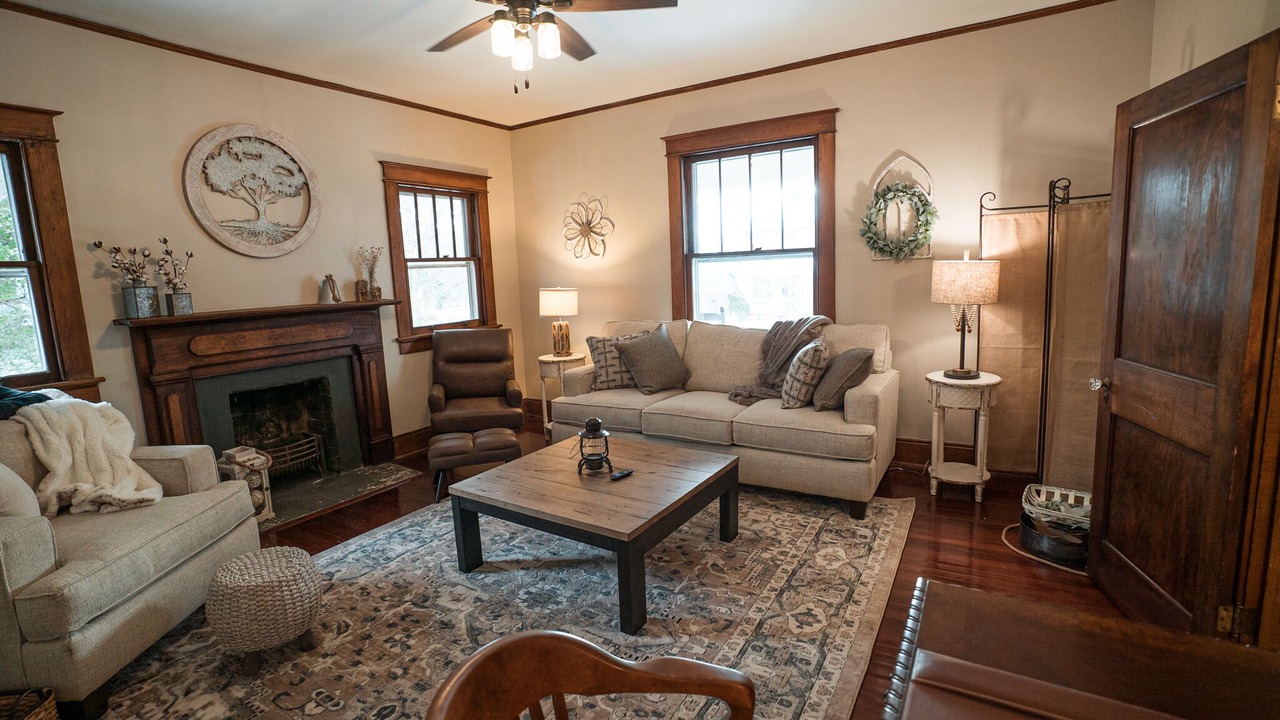 Photo of Livingroom in Appomattox