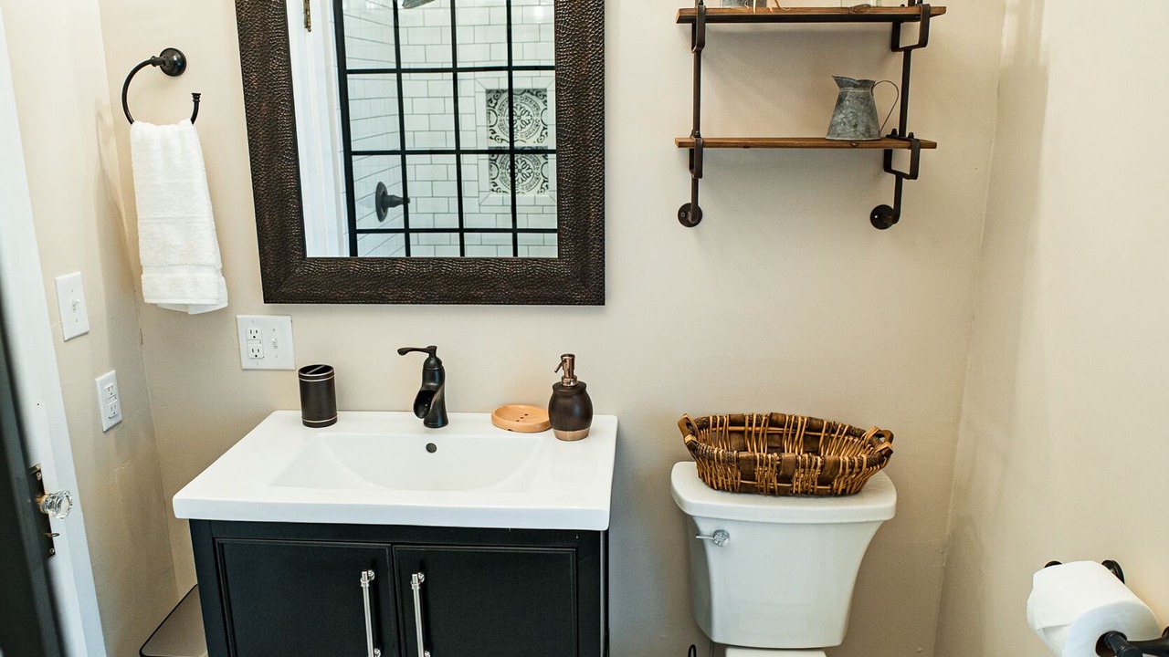 Photo of Bathroom in Appomattox