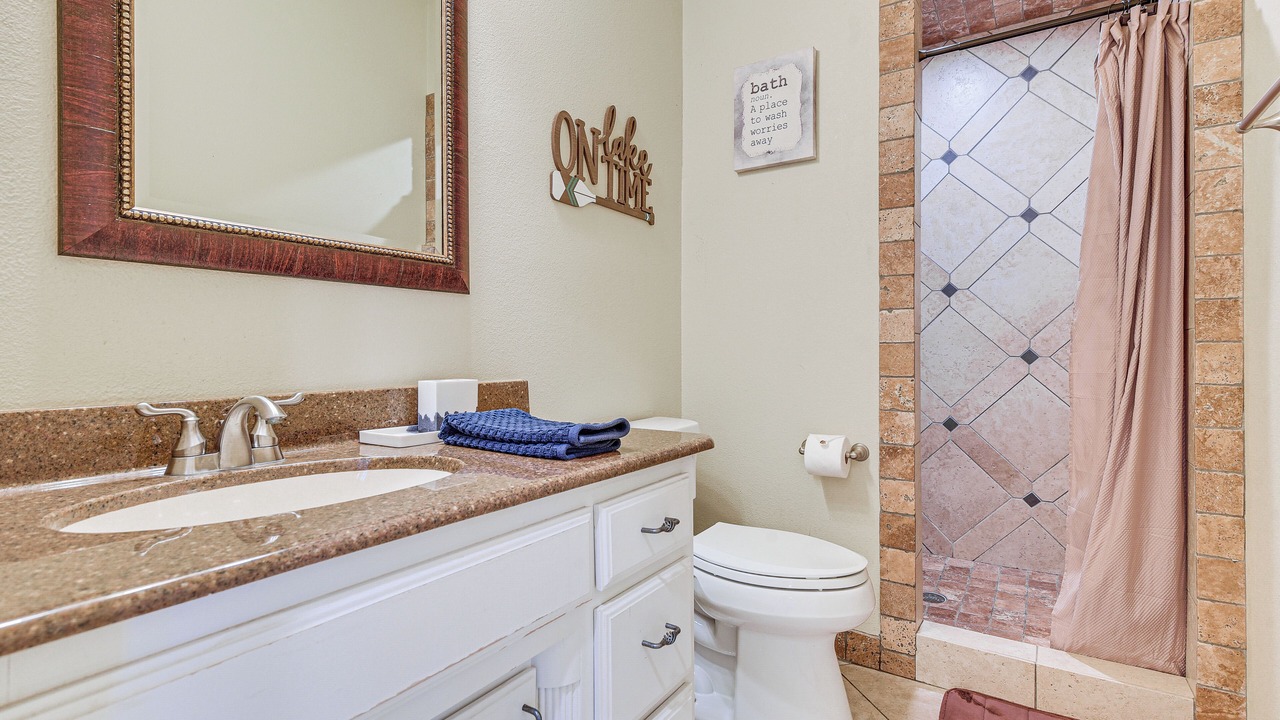 Photo of Bathroom in Alvarado
