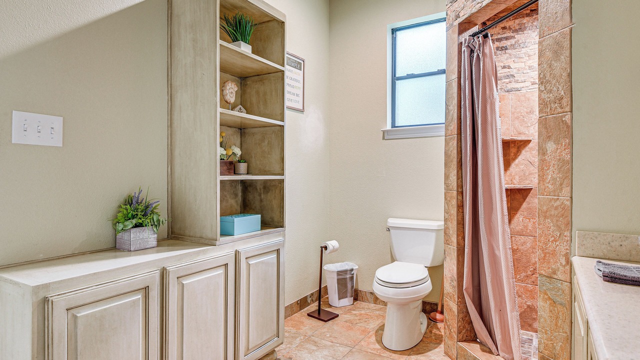 Photo of Bathroom in Alvarado