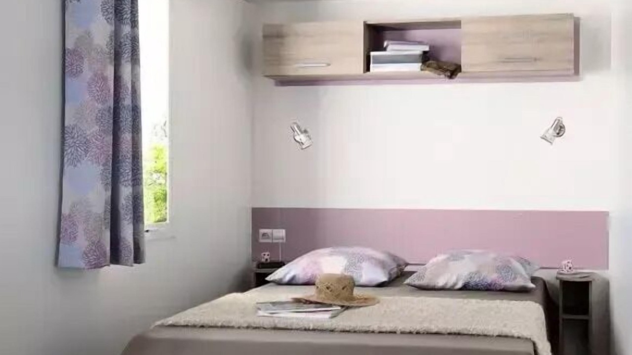 Photo of Bedroom in Saint-Aubin-sur-Scie