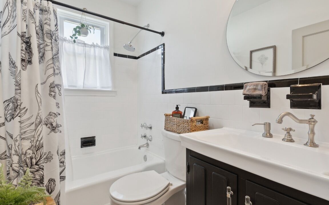 Photo of Bathroom in Edgemore