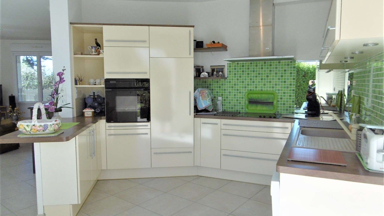 Photo of Kitchen in Saint-Gildas-de-Rhuys