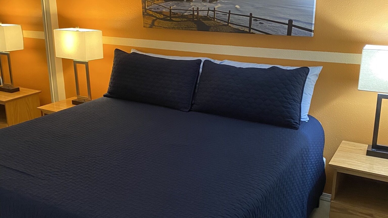 Photo of Bedroom in Lincoln City