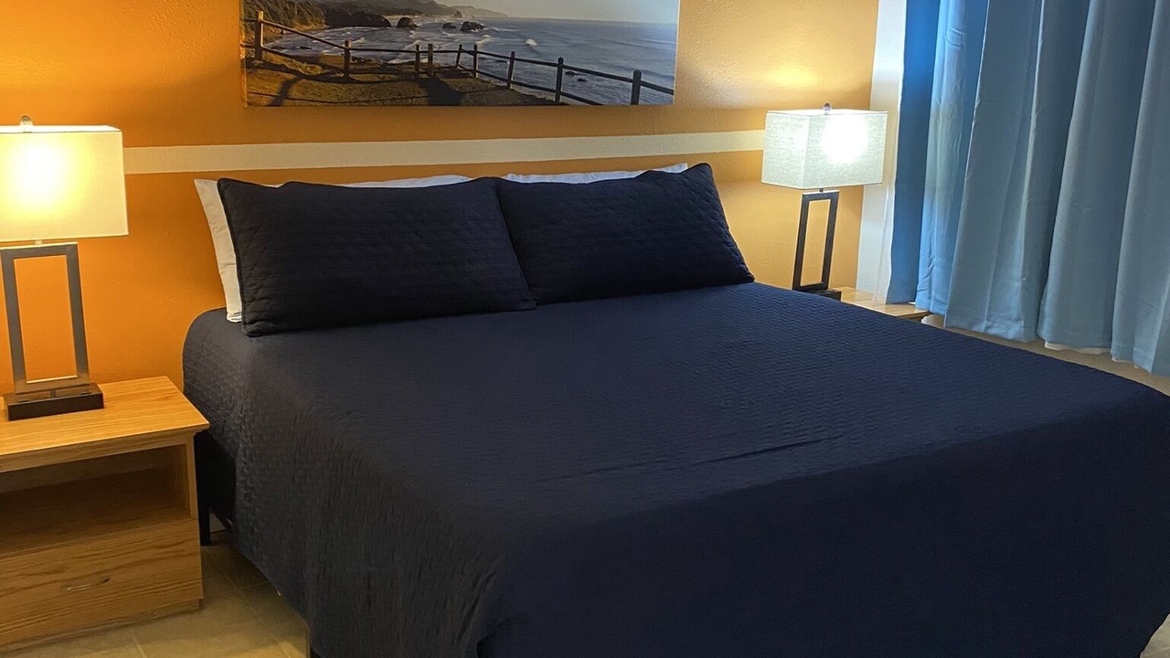 Photo of Bedroom in Lincoln City