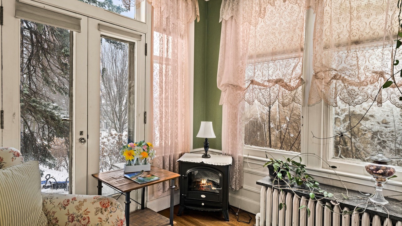 Photo of Livingroom in Congdon Park